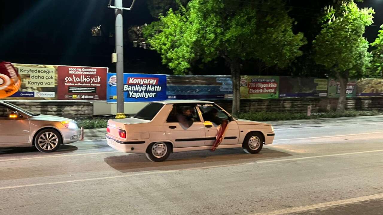 Galatasaray şampiyon oldu, Konya’da taraftarlar sokağa döküldü 1